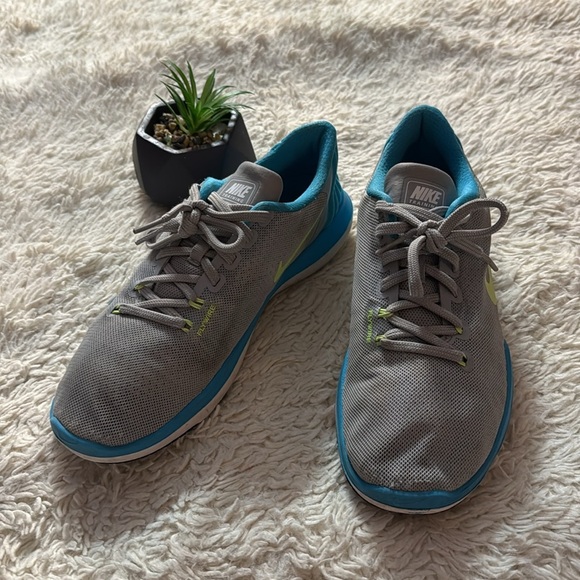 Nike Women's Flex Supreme TR 5 Cross Trainer Grey/Chlorine size 8.5 - Picture 2 of 16